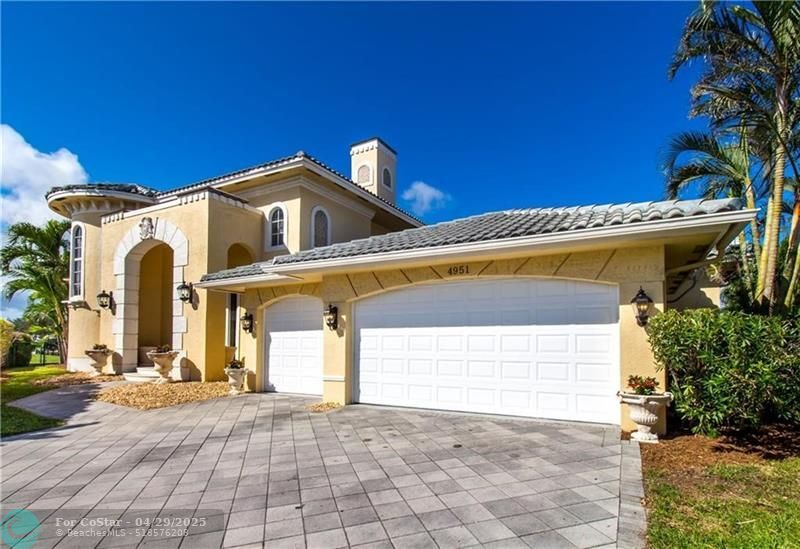 Foto principal - 4951 NE 28th Ave