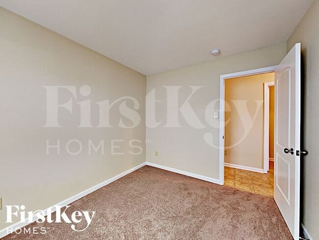 Building Photo - 3401 Table Rock Dr