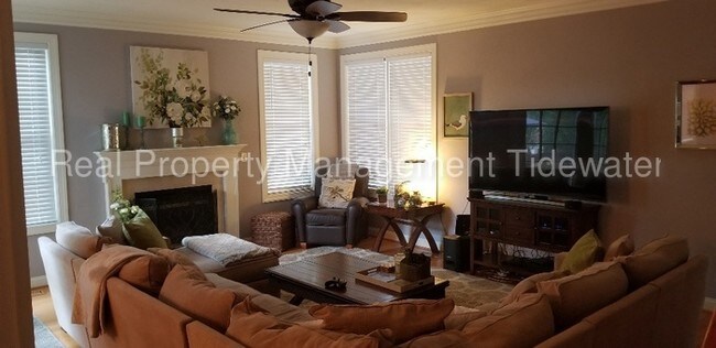 Foto del edificio - 584 Hunts Pointe Dr