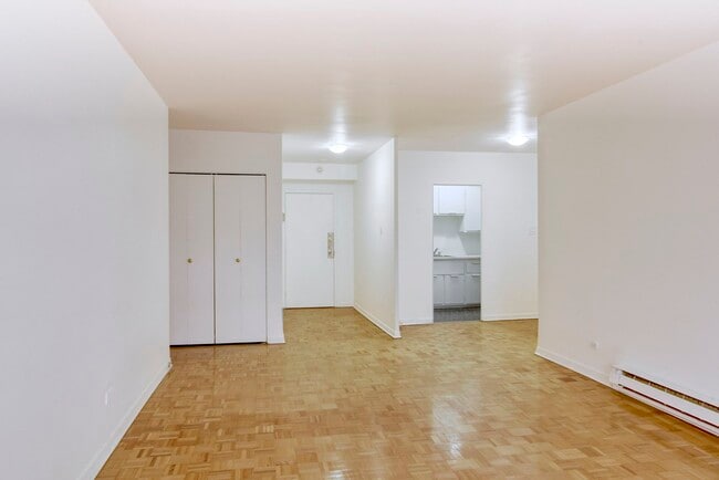 Photo du bâtiment - 2400 Av. Van Horne