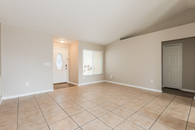 Foto del edificio - 1515 Birchstone Ave