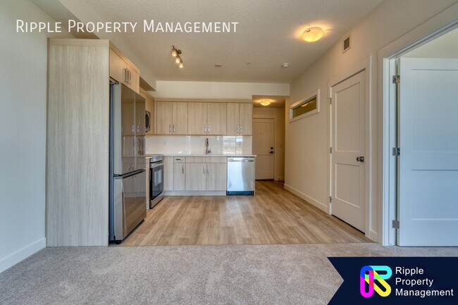 Building Photo - FANTASTIC 2 BEDS/ 1 BATH APARTMENT WITH HE...