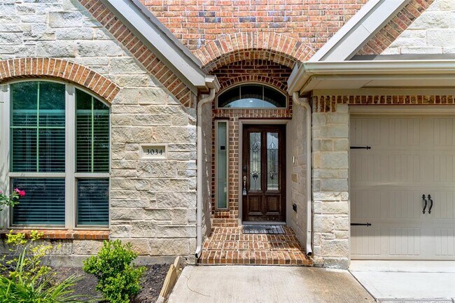 Building Photo - 3034 Hickory Springs Ln