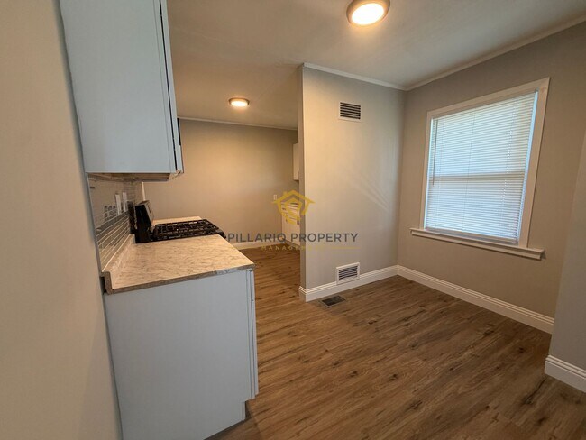 Foto del edificio - Newly Renovated 3-Bedroom Home Minutes from the Fairgrounds | Modern Finishes Throughout