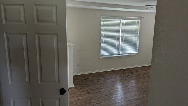 Foto del edificio - 809 E Eastview Dr