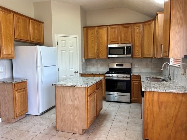 Building Photo - 3619 Vienna Dr