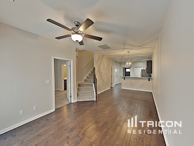 Foto del edificio - 409 Riverwood Ct