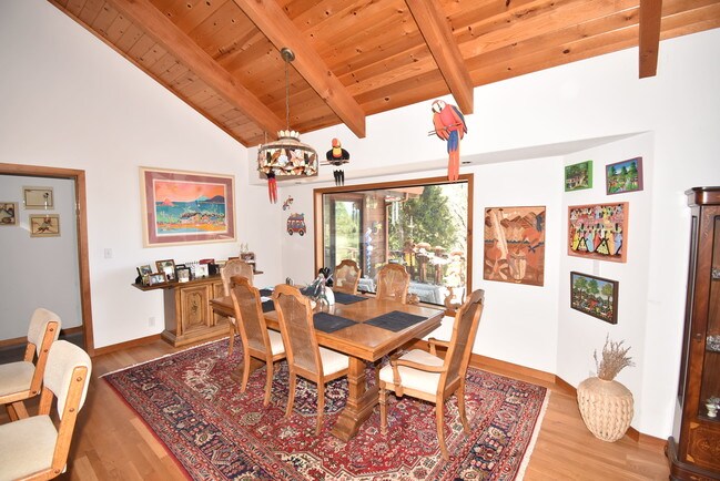 Building Photo - 13885 Peardale Ln