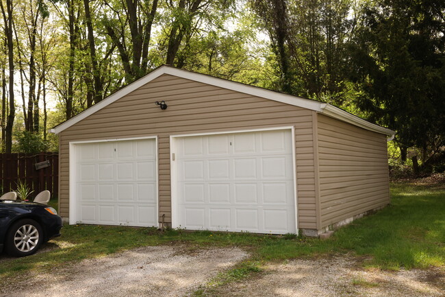 Garage - 1244 Sparhawk Ave