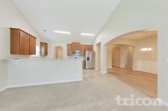 Building Photo - 30 Fernwood Ct