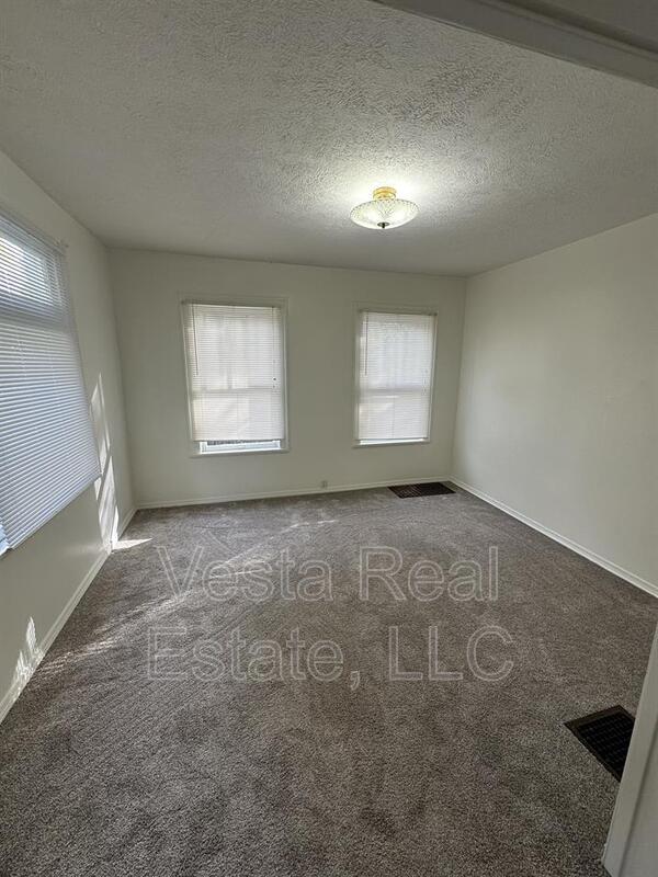 Building Photo - 1407 S Madison St