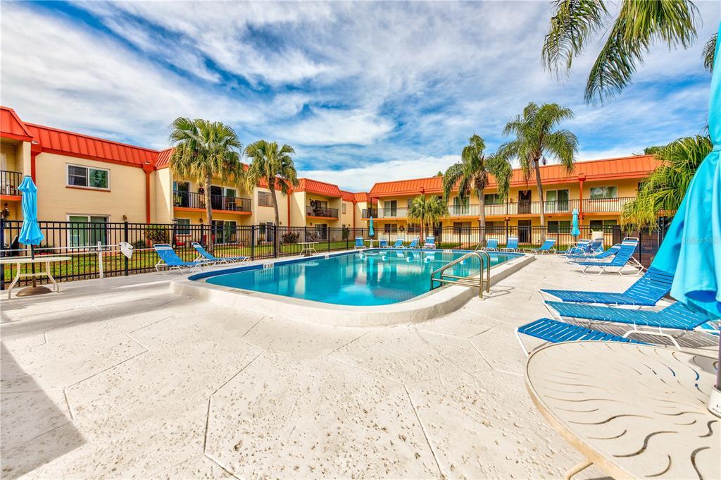 Foto principal - 10369 Paradise Blvd