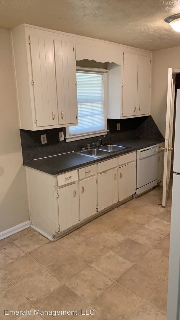 Building Photo - 405-407 Waterbury Dr