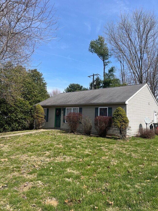 Building Photo - 1302 N Kinser Pike