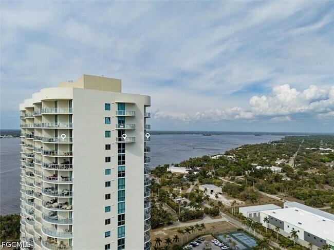 Foto del edificio - 3000 Oasis Way