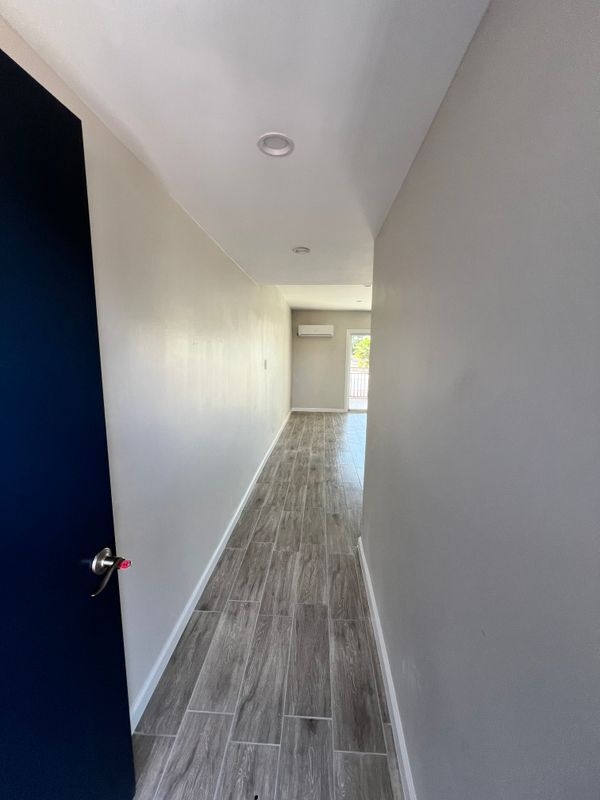 Foto del edificio - 9025 Mills Ave