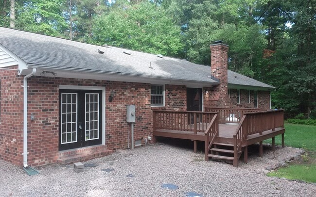 Foto del edificio - 3 Bedroom 2 bath Brick Ranch on 7.9 Acres ...