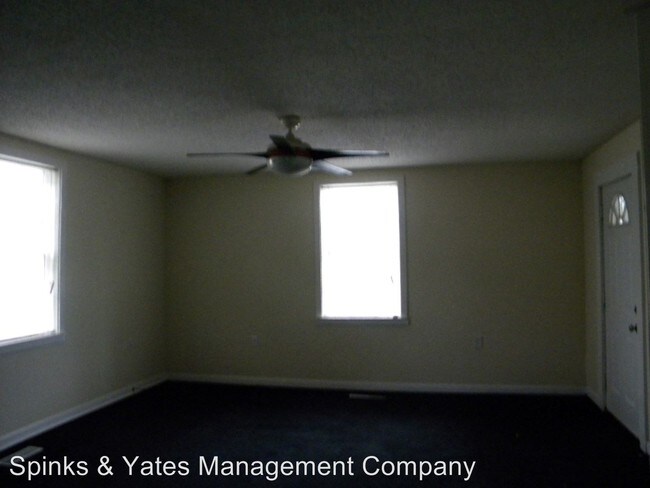 Building Photo - 2 br, 1 bath House - 6 Railroad Street