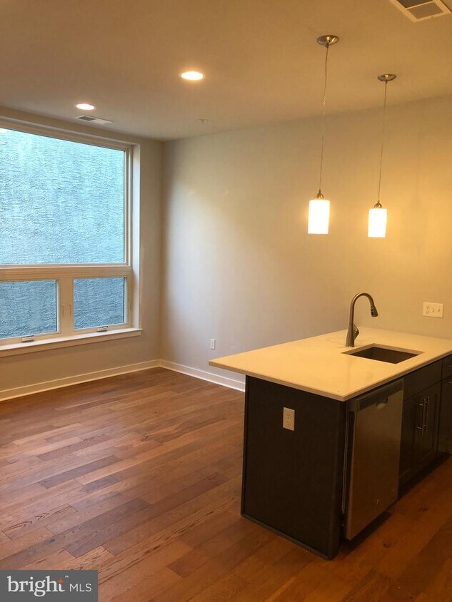 Foto principal - 5938 Henry Ave