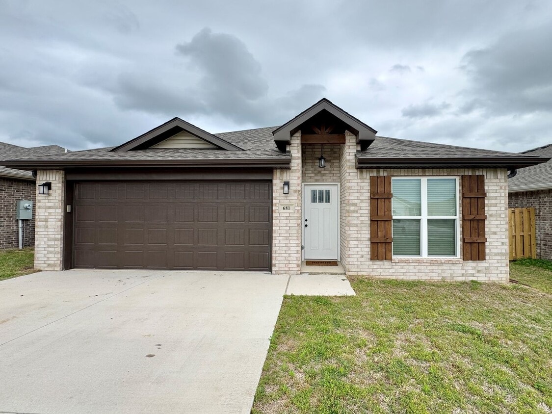 BRAND NEW 4 bedroom 2 bath home in Prairie Grove - BRAND NEW 4 bedroom 2 bath home in Prairie Grove