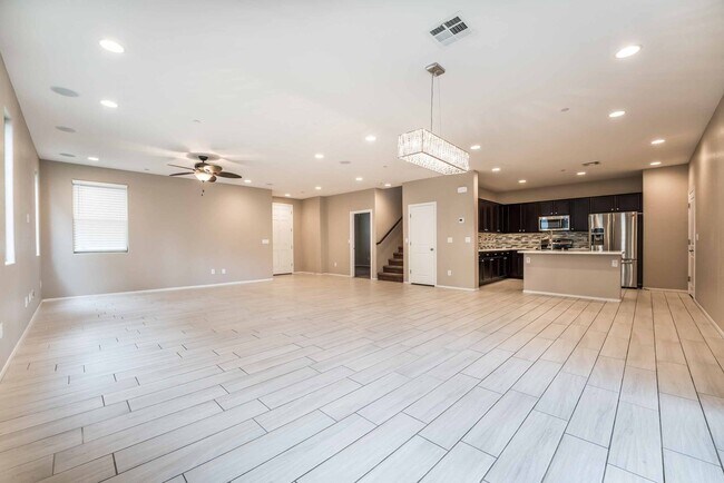 Foto del edificio - Modern Cadence Retreat with Designer Finishes & Spacious Loft!