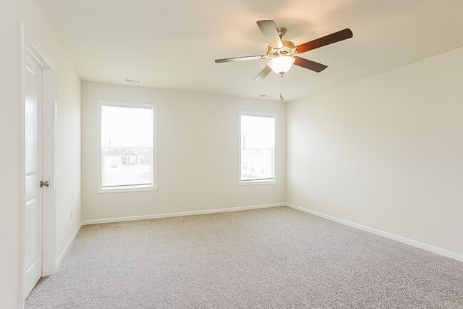 Building Photo - 3 Bedroom in Graniteville!