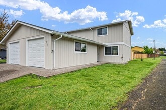 Building Photo - 767 N Cloverleaf Loop