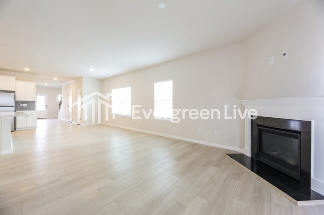 Building Photo - now