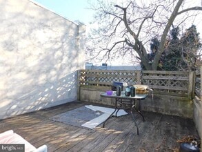 Building Photo - 1806 W Diamond St