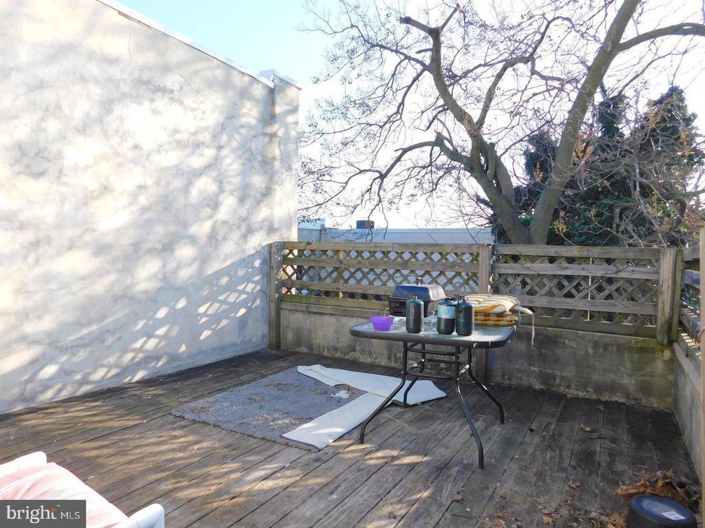 Primary Photo - 1806 W Diamond St