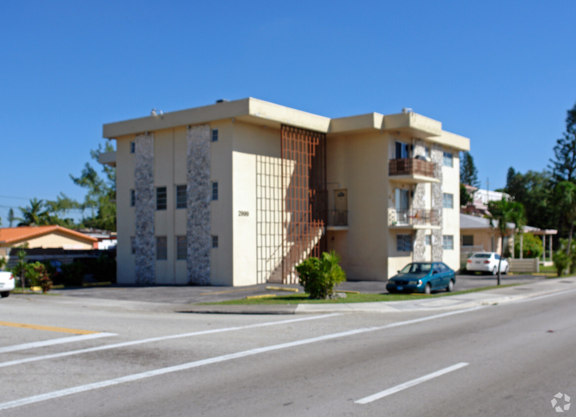 Building Photo - 2999 W Flagler St