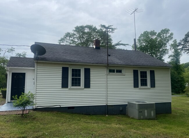 Building Photo - 519 Moore Rd