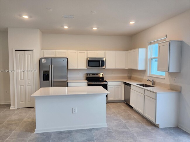 Building Photo - 108 Bogey Dr