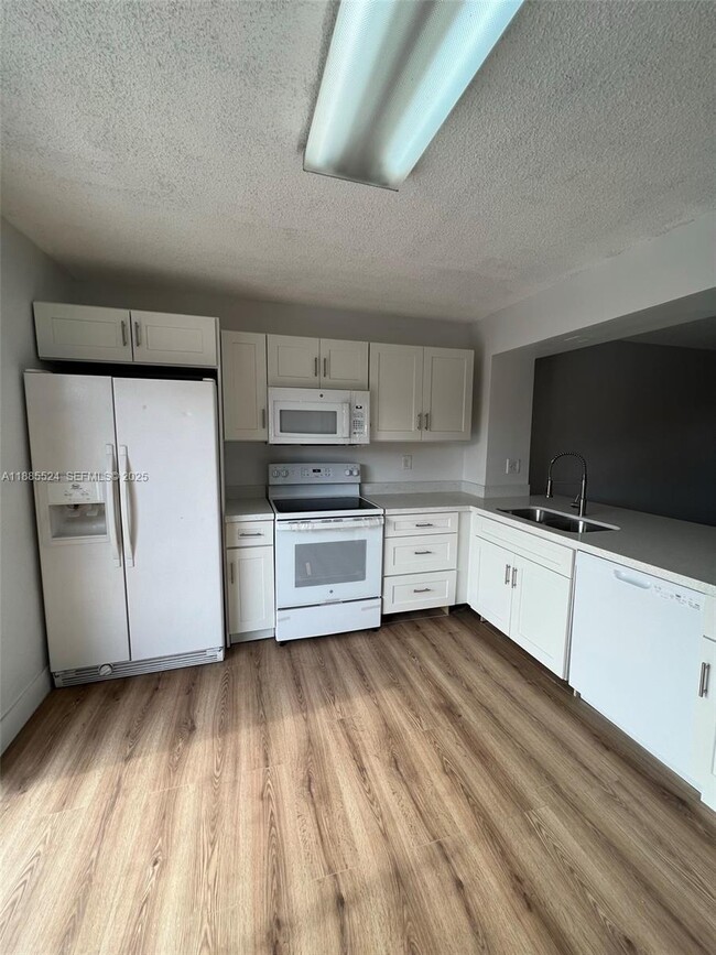 Building Photo - 2186 W 60th St