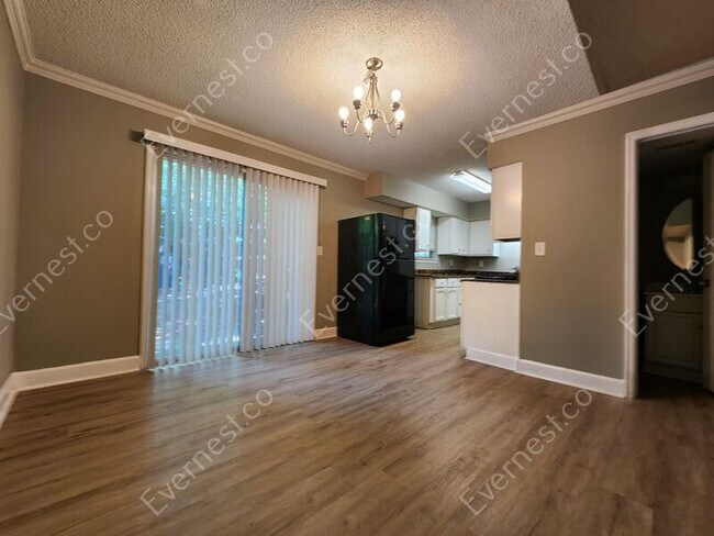 Foto del edificio - 396 Promenade Ct