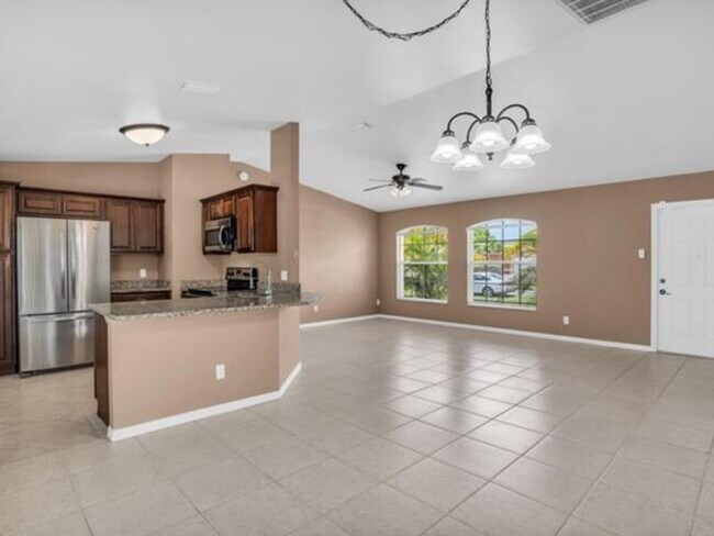 Building Photo - 3 Bedroom Single Family Home in Lehigh Acres
