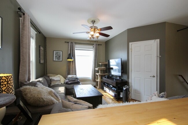 Foto del edificio - 1315 5th St NE