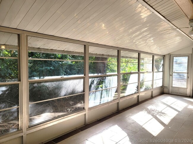 Foto del edificio - 4362 W Midway Rd