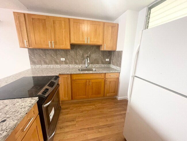 Foto del edificio - Ground Floor Unit in Likini West Available...