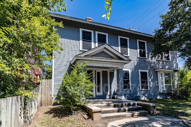 Building Photo - 721 E Euclid Ave