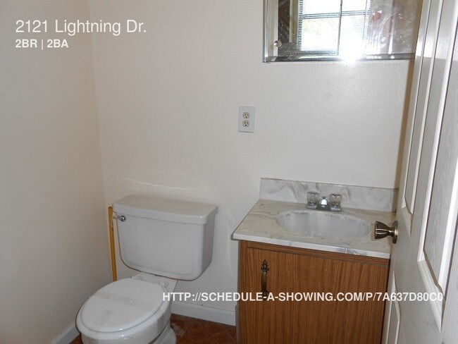 Building Photo - 2121 Lightning Dr.