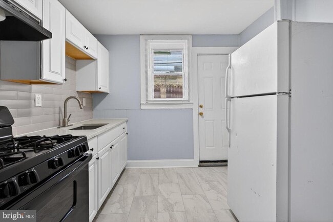 Building Photo - 3039 Gransback St