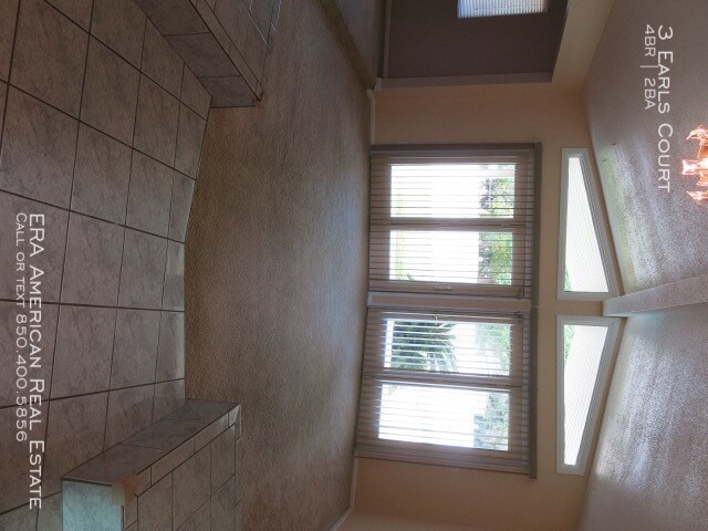 Building Photo - Kenwood Home with Pool