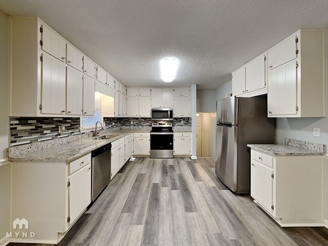 Building Photo - 1620 River Trce