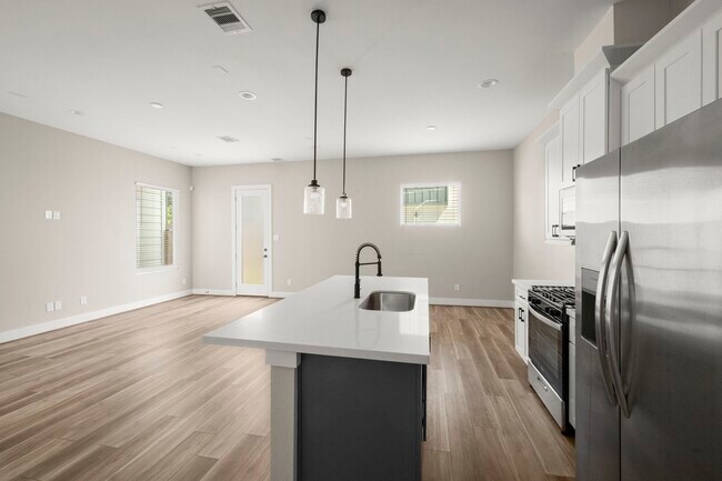 Foto del edificio - 8404 Curry Rd