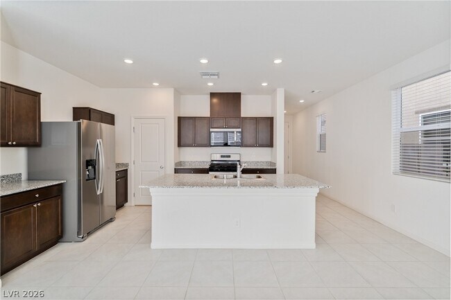 Foto del edificio - 9079 Vesey Ave