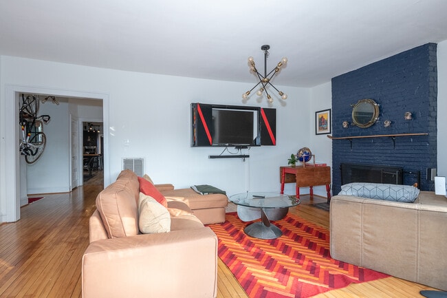Living Room - 1700 Claremont Ave