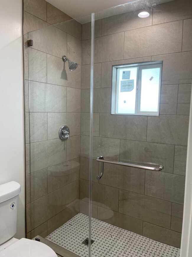 Foto del edificio - 8142 Redbush Ln