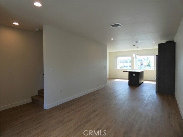 Building Photo - 2412 Carmona Ave