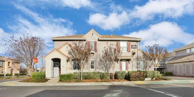 Building Photo - 1810 Dante Cir